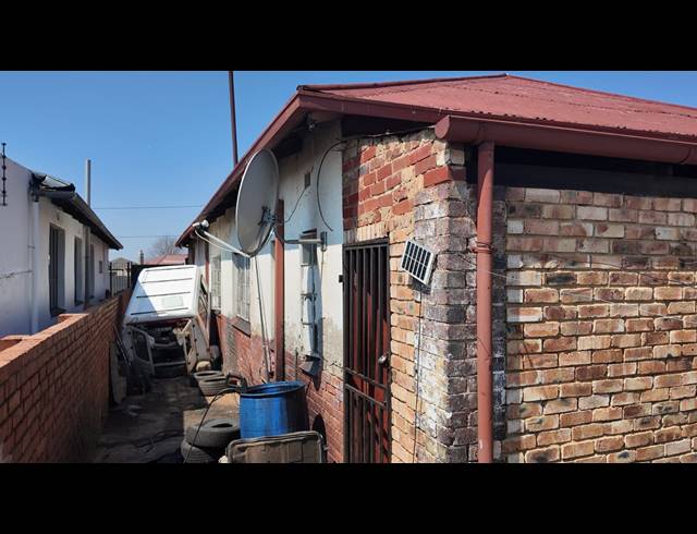 495M² BUSINESS FOR SALE IN SPRINGS CENTRAL